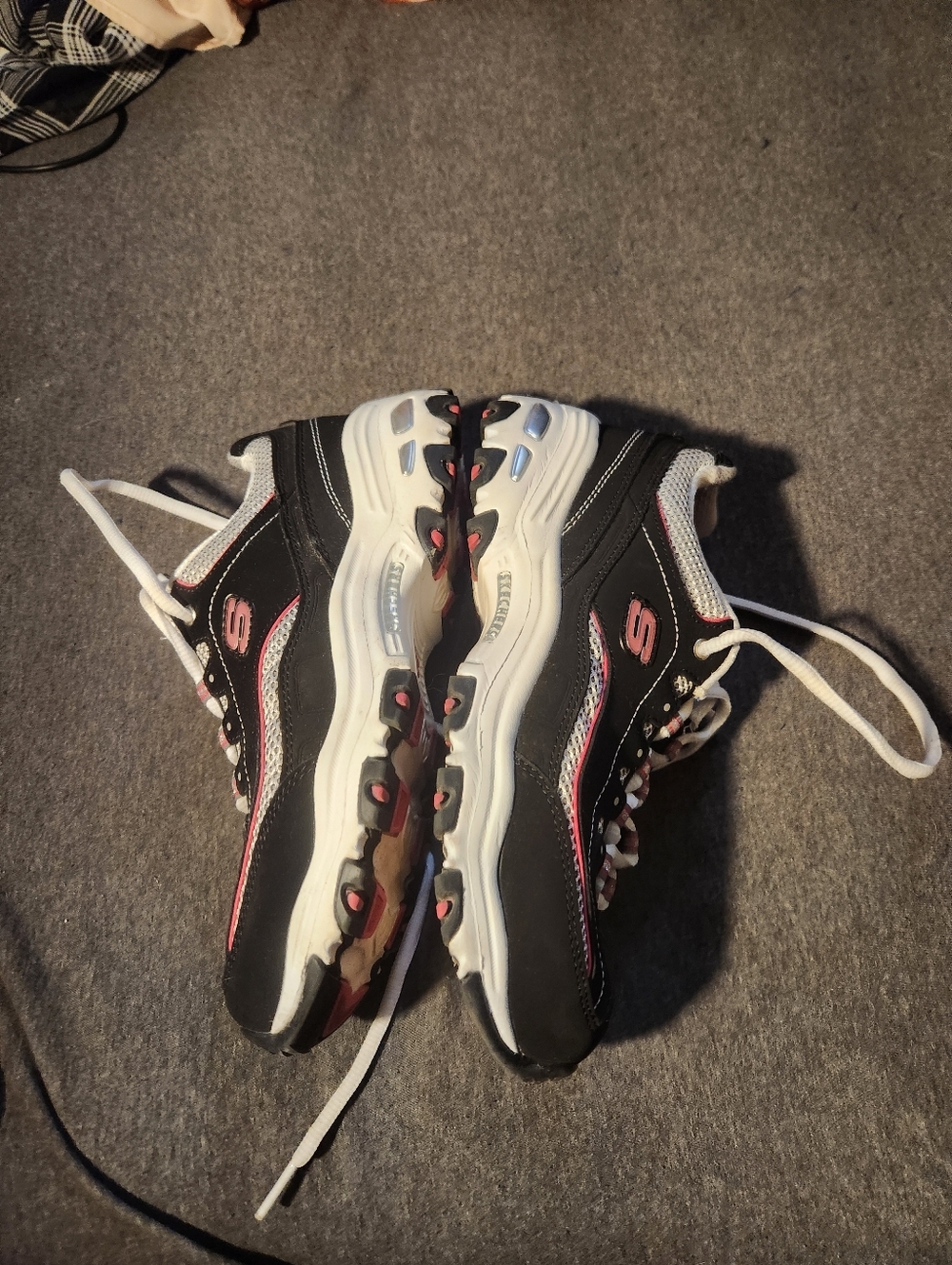 Skechers D'Lites Women's Black & Pink Athletic Sneakers - Picture 5 of 6